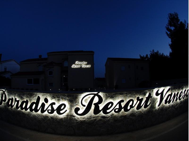 Paradise Resort Vanesa 비르 외부 사진